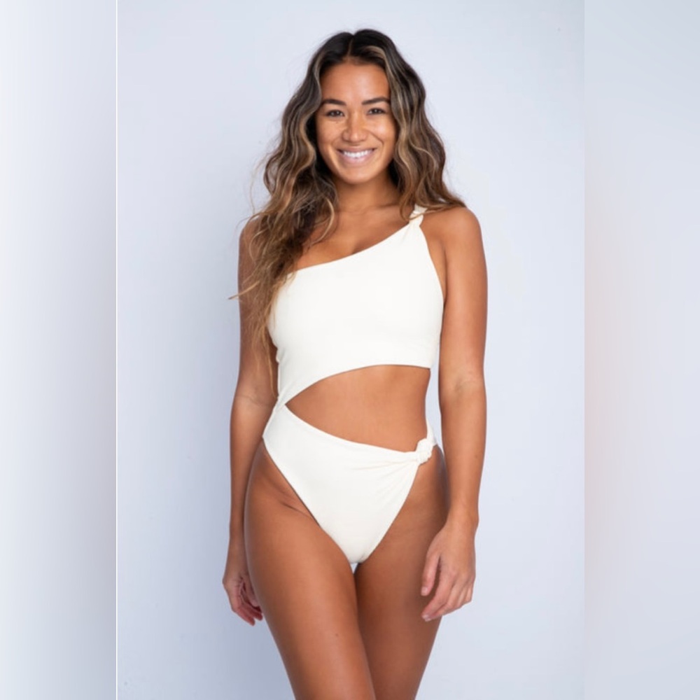 SKATIESWIM- Nicole ivory one piece NWT